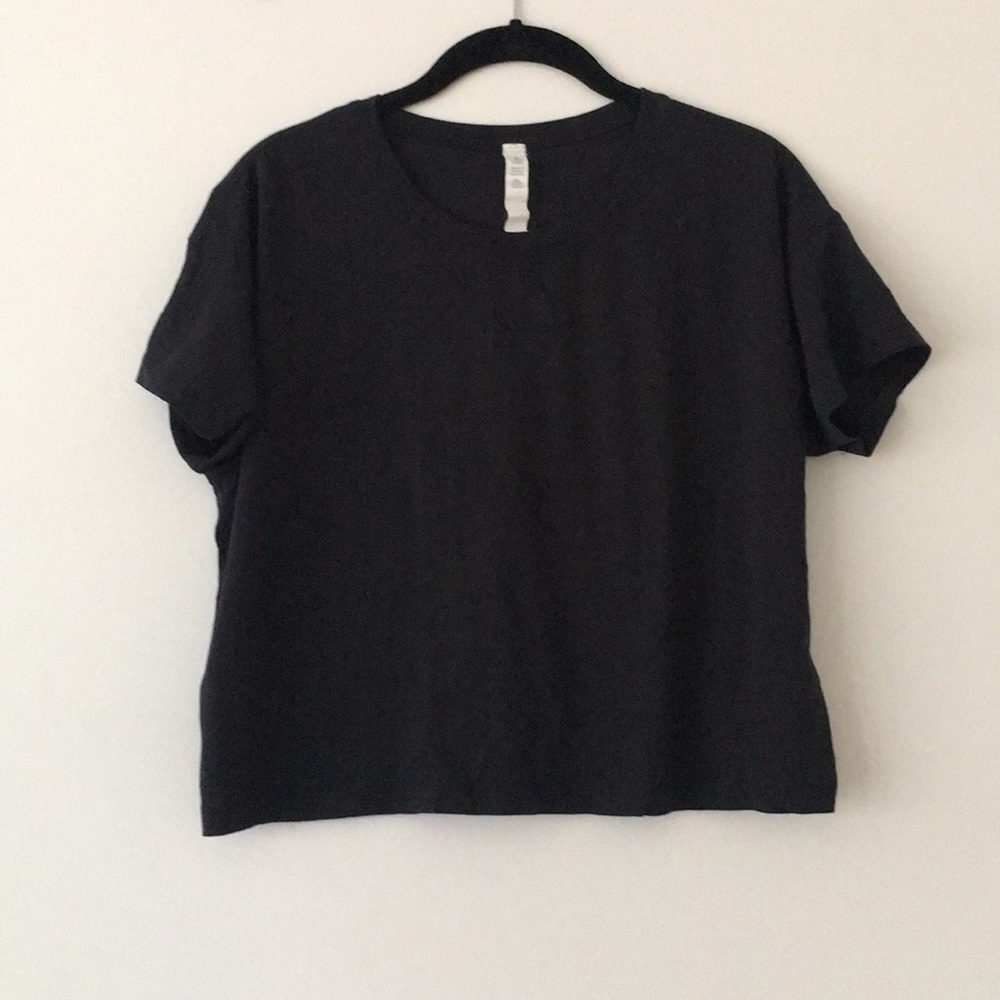 Lululemon workout cropped tee